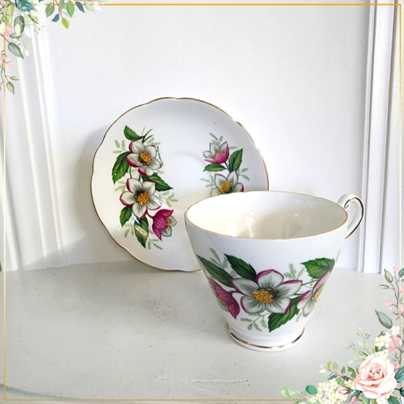 Vintage REGENCY English Bone China Christmas Rose Teacup and Saucer. 1950 - Picture 1 of 8